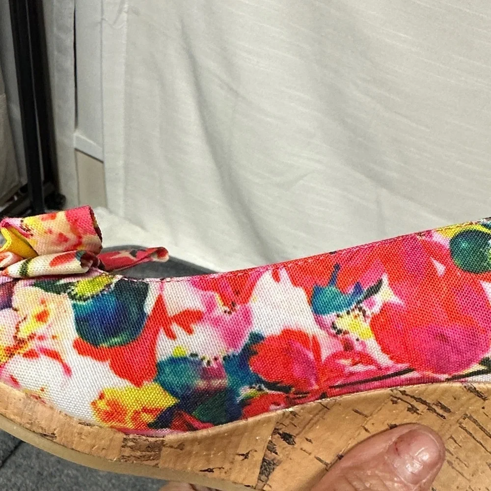 Dexflex Comfort Shoes Womens 6.5 Floral Wedge Bowtie Heels Colorful Peep Toe